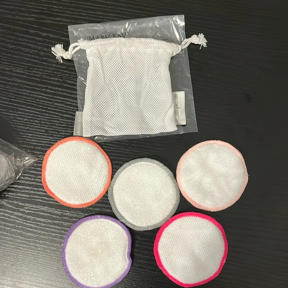 Mary Kay makeup remover rounds